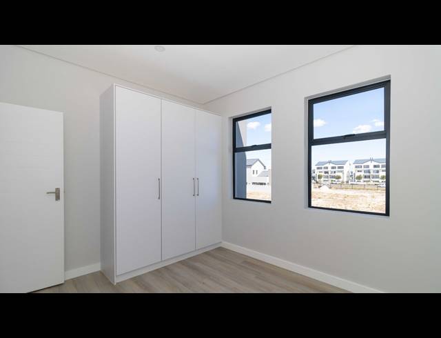 4 BEDROOM HOUSE FOR SALE IN SANDOWN